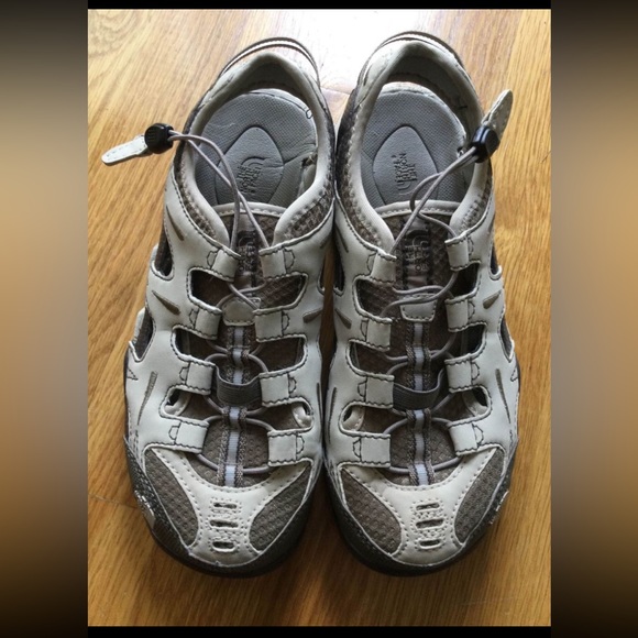 The north face women's hiking water shoes sandals, size 7 - Picture 2 of 7